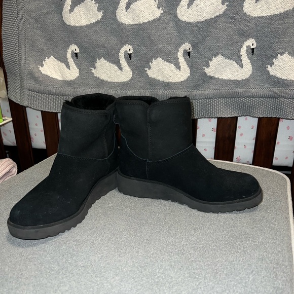 Classic and versatile, the UGG Kristin wedge bootie is bound to become your fav! - Picture 1 of 5